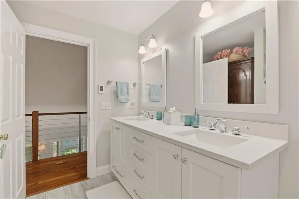 82 Clinton Avenue Jamestown RI 02835