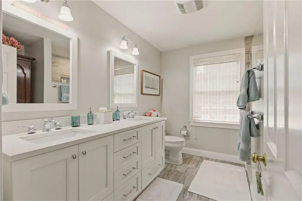 82 Clinton Avenue Jamestown RI 02835