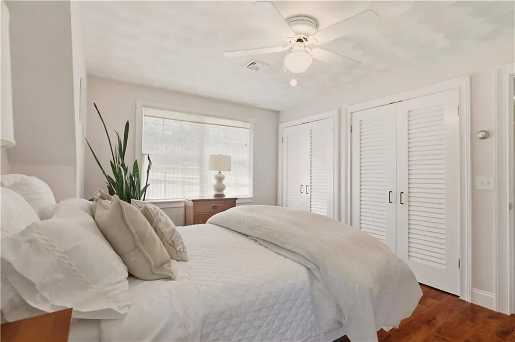 82 Clinton Avenue Jamestown RI 02835