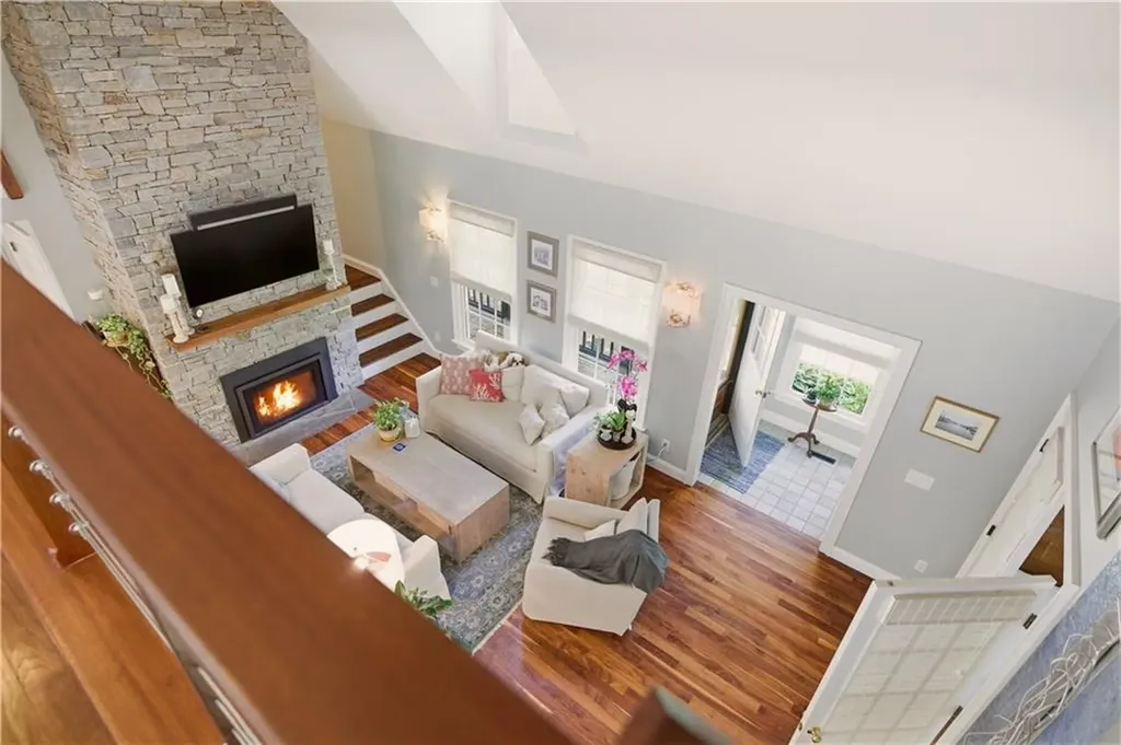 82 Clinton Avenue Jamestown RI 02835