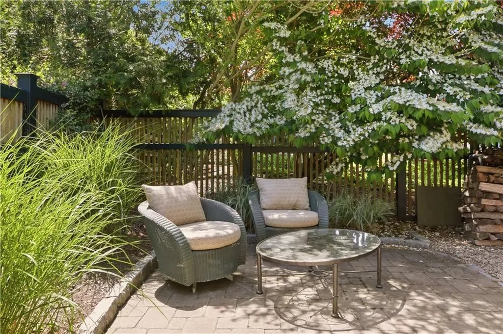 82 Clinton Avenue Jamestown RI 02835