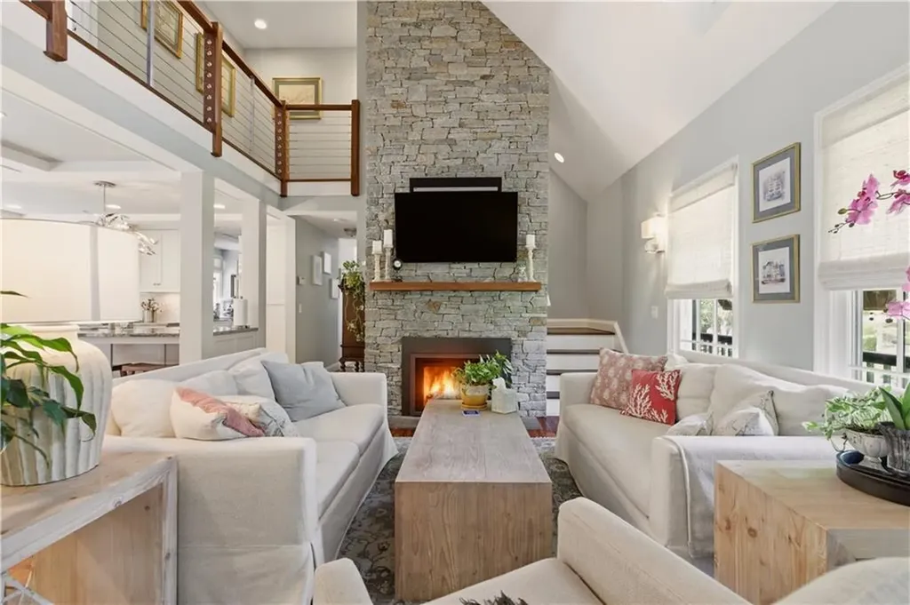 82 Clinton Avenue Jamestown RI 02835