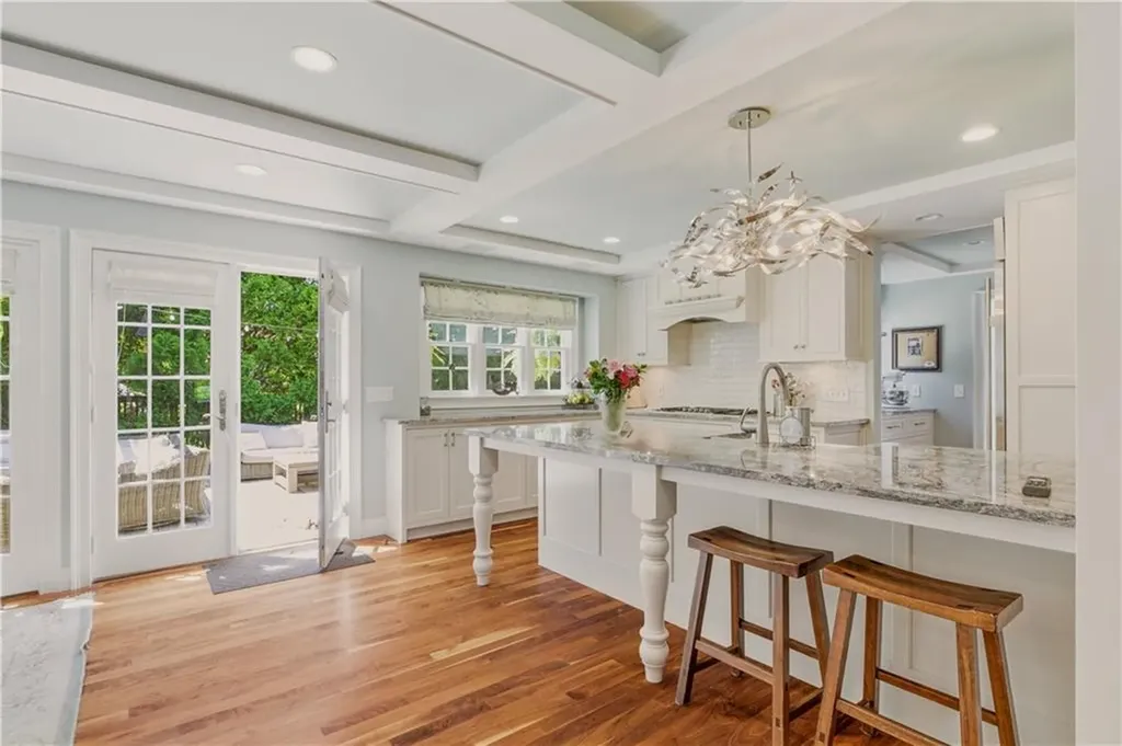 82 Clinton Avenue Jamestown RI 02835