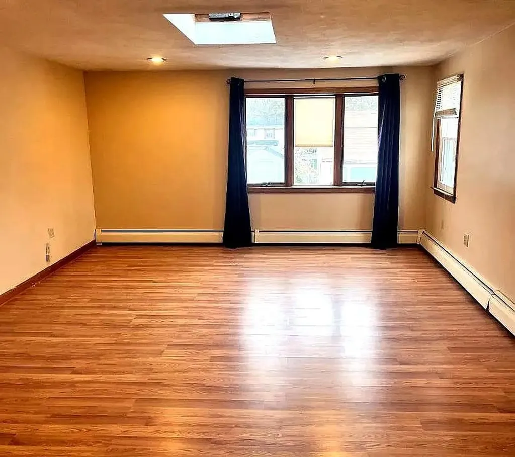 80 Ballston Avenue Pawtucket RI 02861