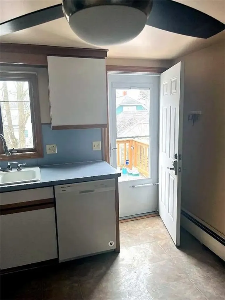 80 Ballston Avenue Pawtucket RI 02861