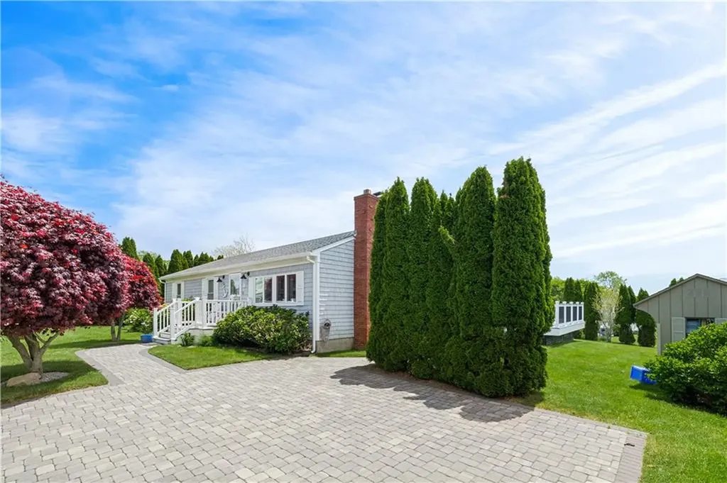 35 Willow Avenue Narragansett RI 02882