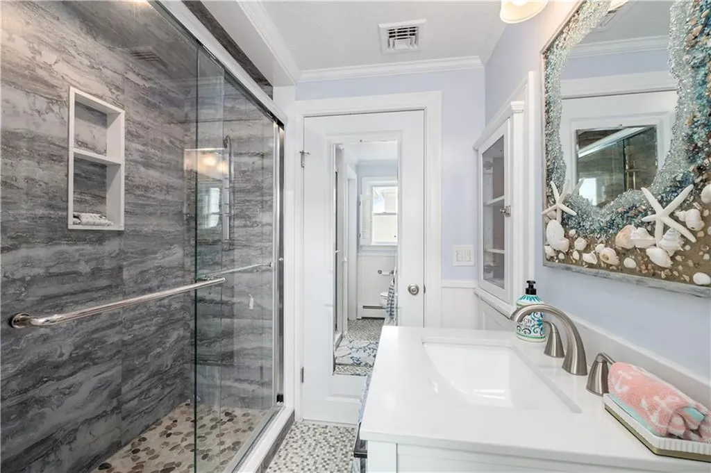 35 Willow Avenue Narragansett RI 02882