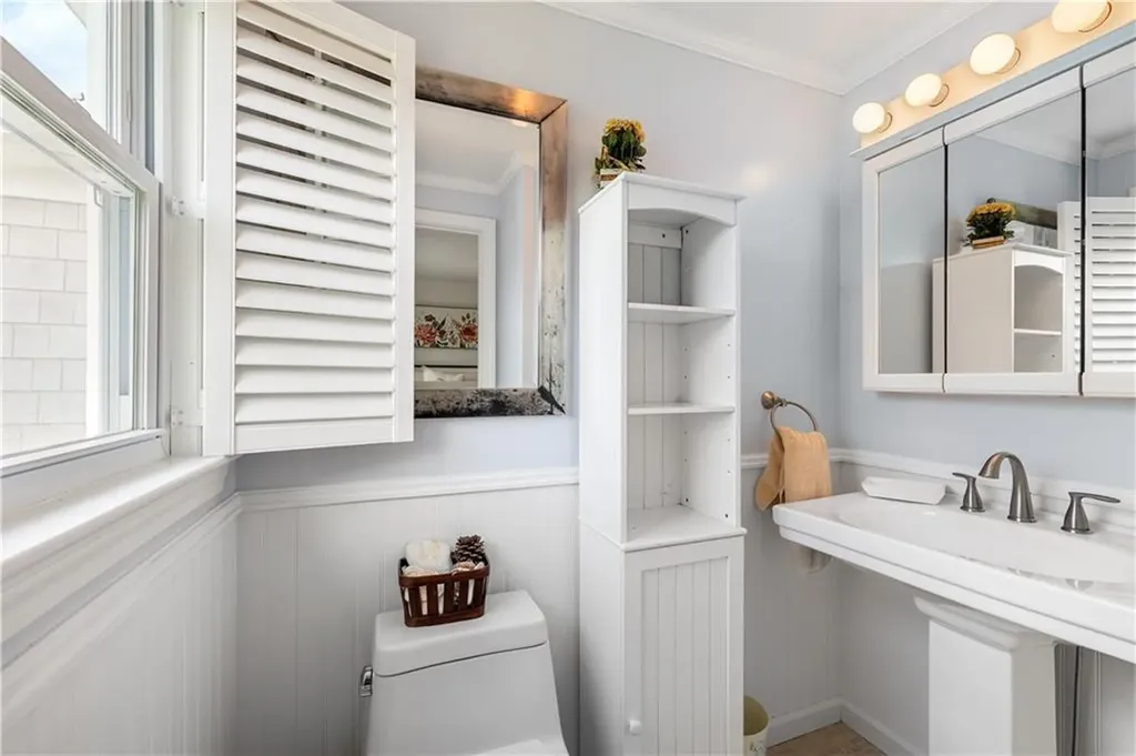 35 Willow Avenue Narragansett RI 02882