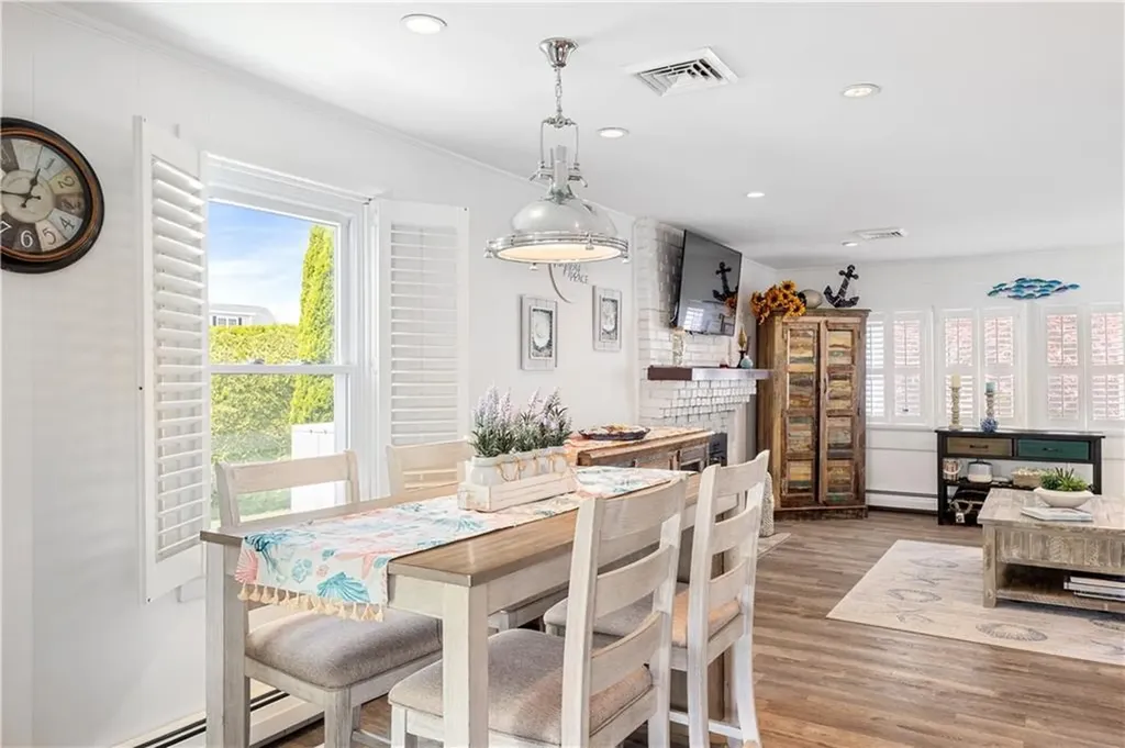 35 Willow Avenue Narragansett RI 02882