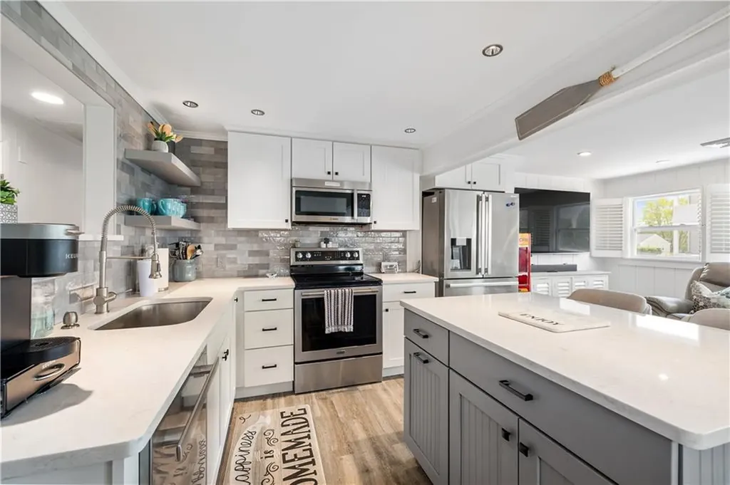 35 Willow Avenue Narragansett RI 02882