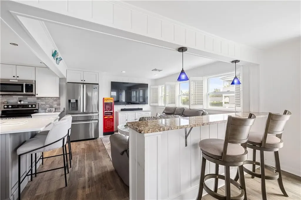 35 Willow Avenue Narragansett RI 02882
