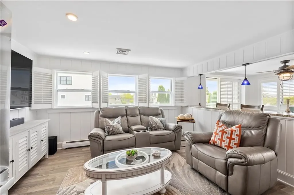 35 Willow Avenue Narragansett RI 02882