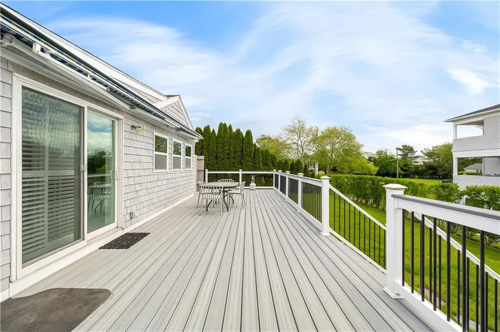 35 Willow Avenue Narragansett RI 02882