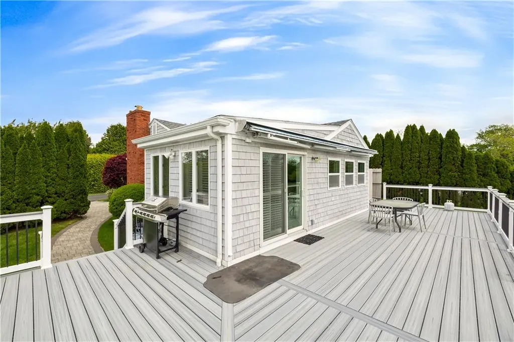 35 Willow Avenue Narragansett RI 02882