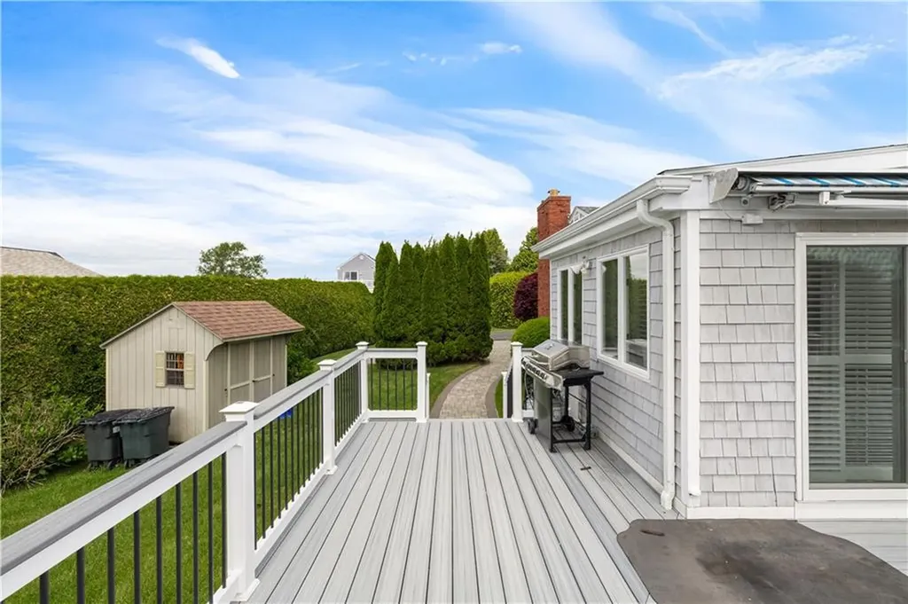 35 Willow Avenue Narragansett RI 02882