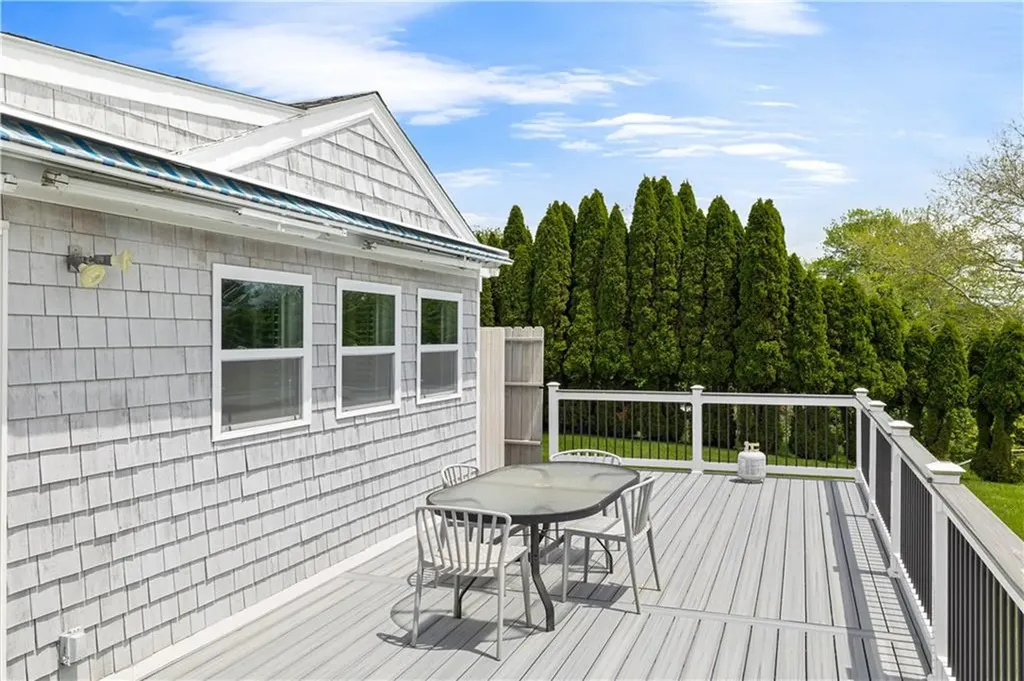 35 Willow Avenue Narragansett RI 02882