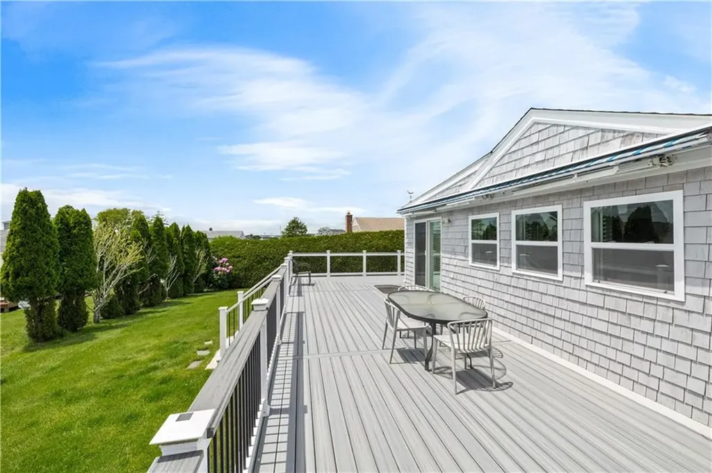 35 Willow Avenue Narragansett RI 02882