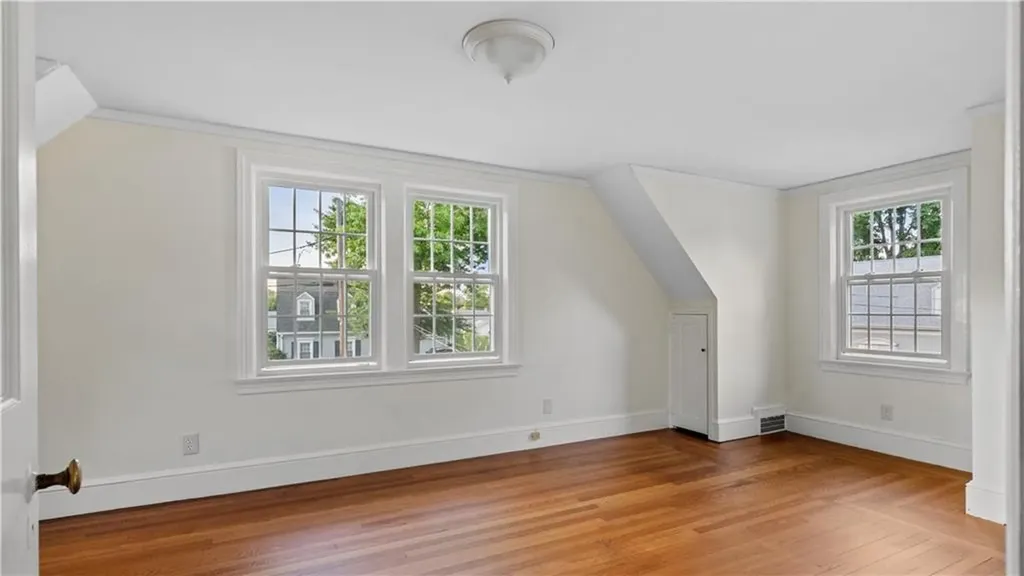20 Bowen Street East Providence RI 02916