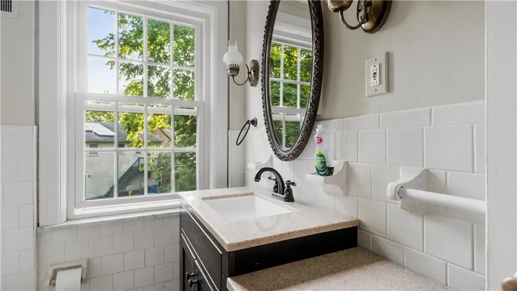 20 Bowen Street East Providence RI 02916