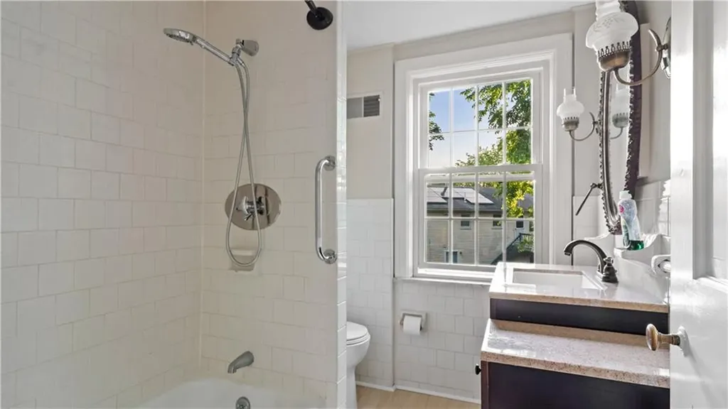 20 Bowen Street East Providence RI 02916