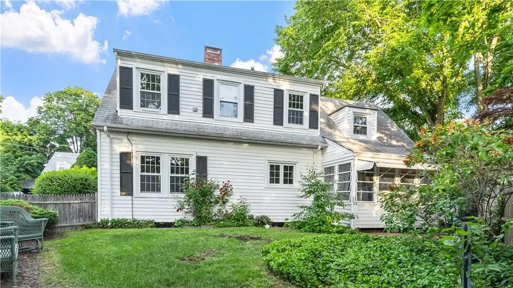 20 Bowen Street East Providence RI 02916