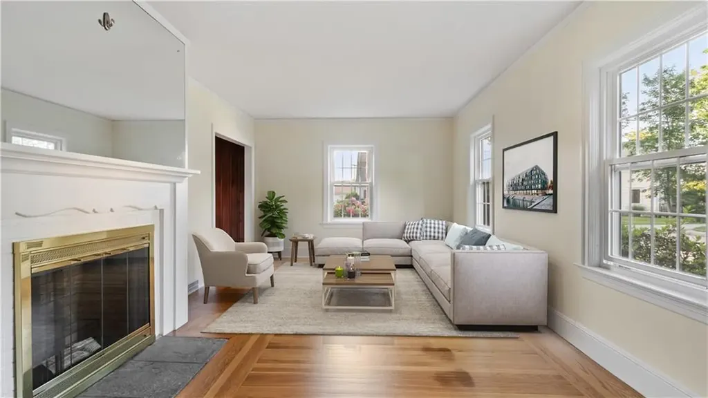 20 Bowen Street East Providence RI 02916