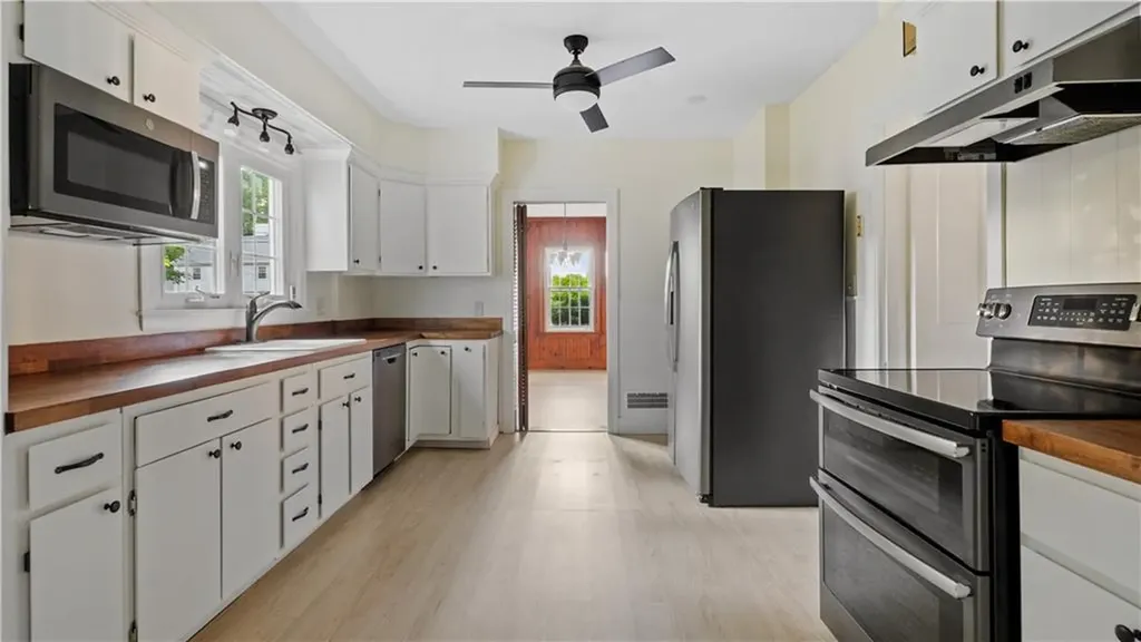 20 Bowen Street East Providence RI 02916