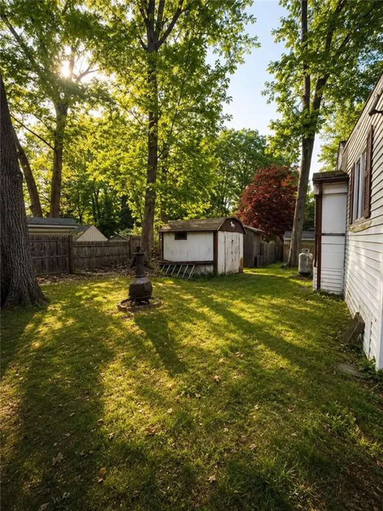10 Woodridge Drive Burrillville RI 02839