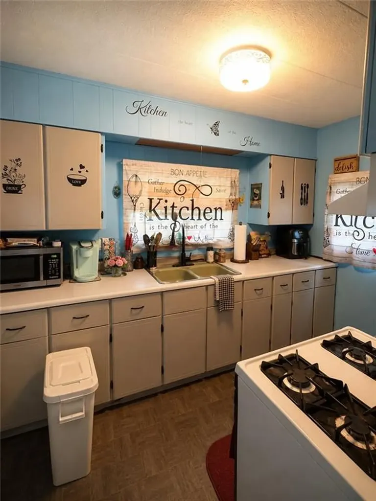 10 Woodridge Drive Burrillville RI 02839