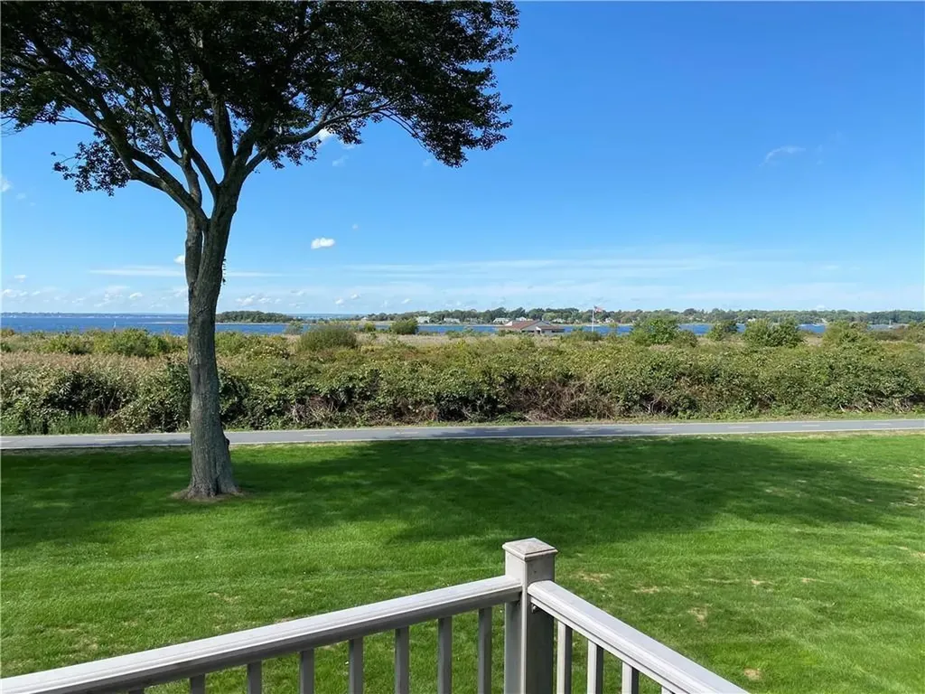 10 Seabreeze Lane Bristol RI 02809