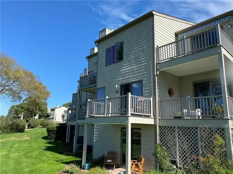 10 Seabreeze Lane Bristol RI 02809