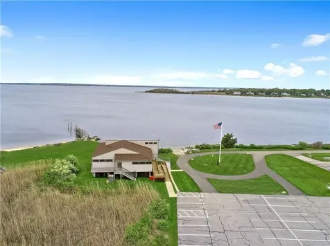 10 Seabreeze Lane Bristol RI 02809