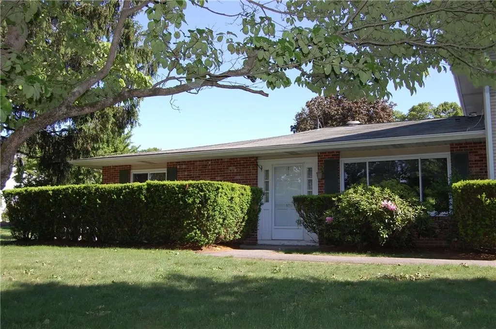 571 Pocasset Court Warwick RI 02886