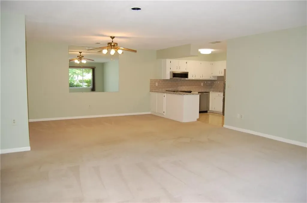 571 Pocasset Court Warwick RI 02886