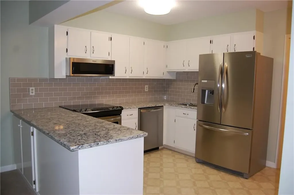571 Pocasset Court Warwick RI 02886