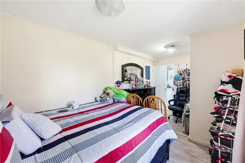 196 Simmonsville Avenue Johnston RI 02919
