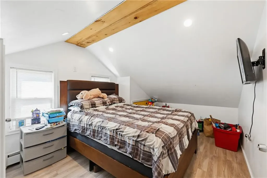 196 Simmonsville Avenue Johnston RI 02919