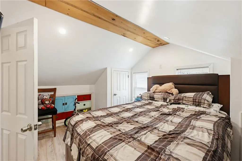 196 Simmonsville Avenue Johnston RI 02919