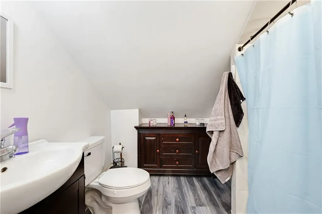 196 Simmonsville Avenue Johnston RI 02919