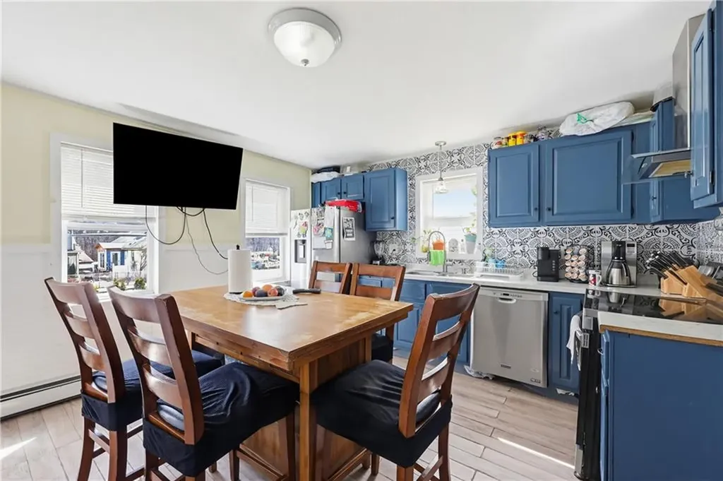 196 Simmonsville Avenue Johnston RI 02919