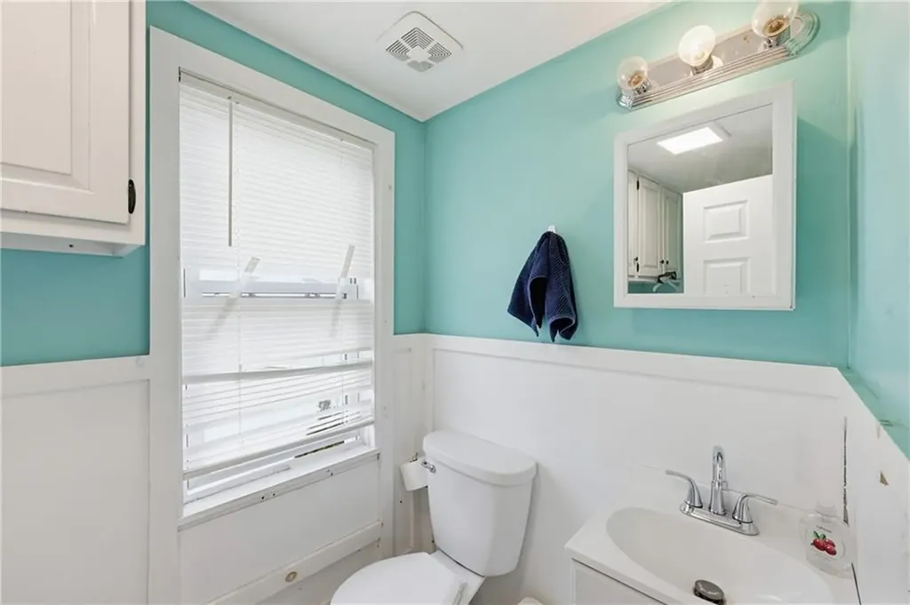 196 Simmonsville Avenue Johnston RI 02919