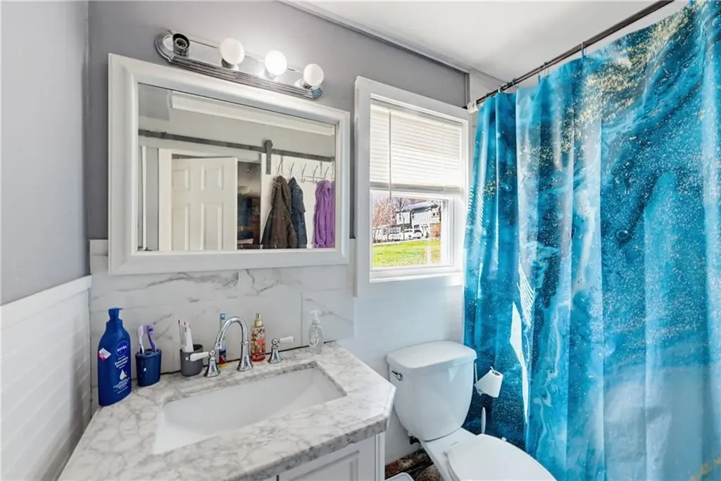 196 Simmonsville Avenue Johnston RI 02919