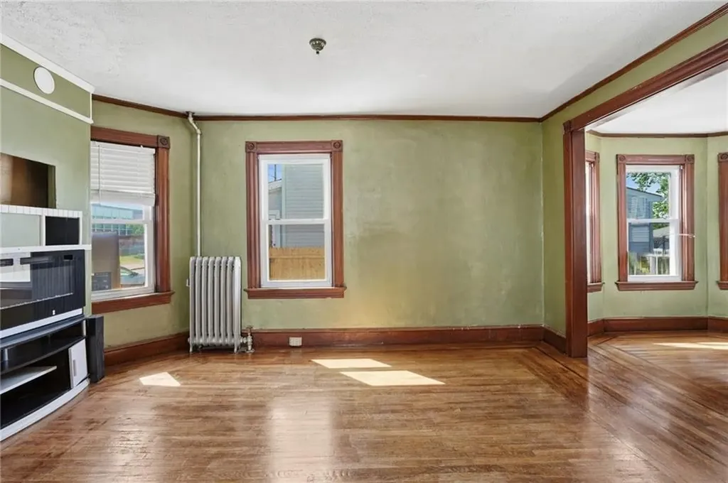 28 Orlo Avenue East Providence RI 02914