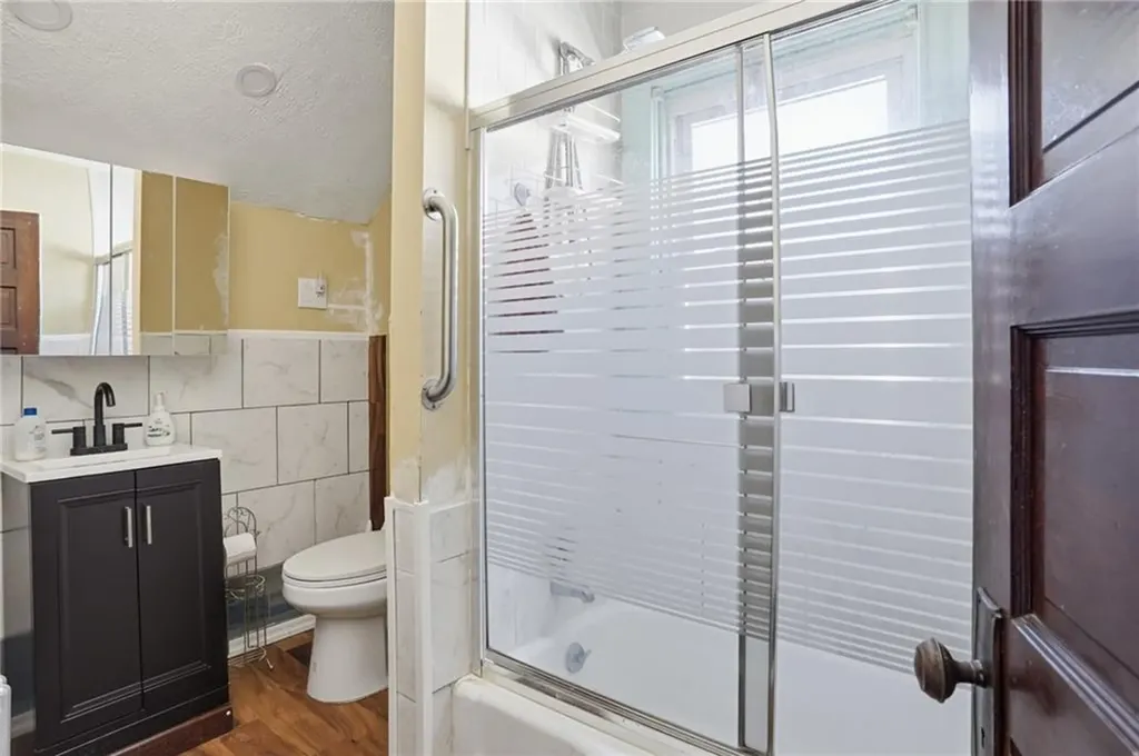28 Orlo Avenue East Providence RI 02914