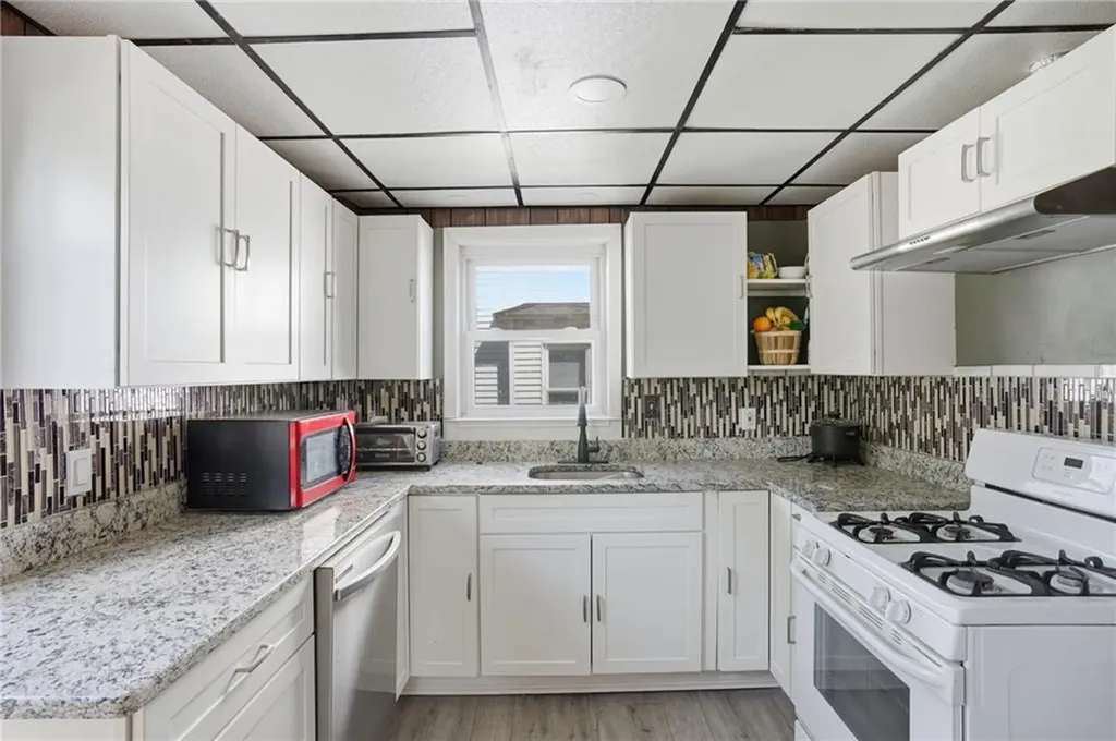 28 Orlo Avenue East Providence RI 02914