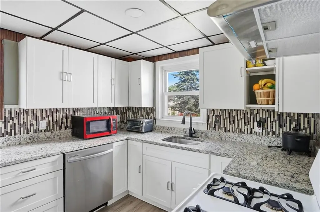 28 Orlo Avenue East Providence RI 02914