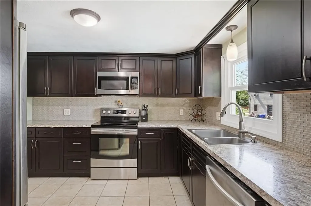 10 Faxon Street West Warwick RI 02893