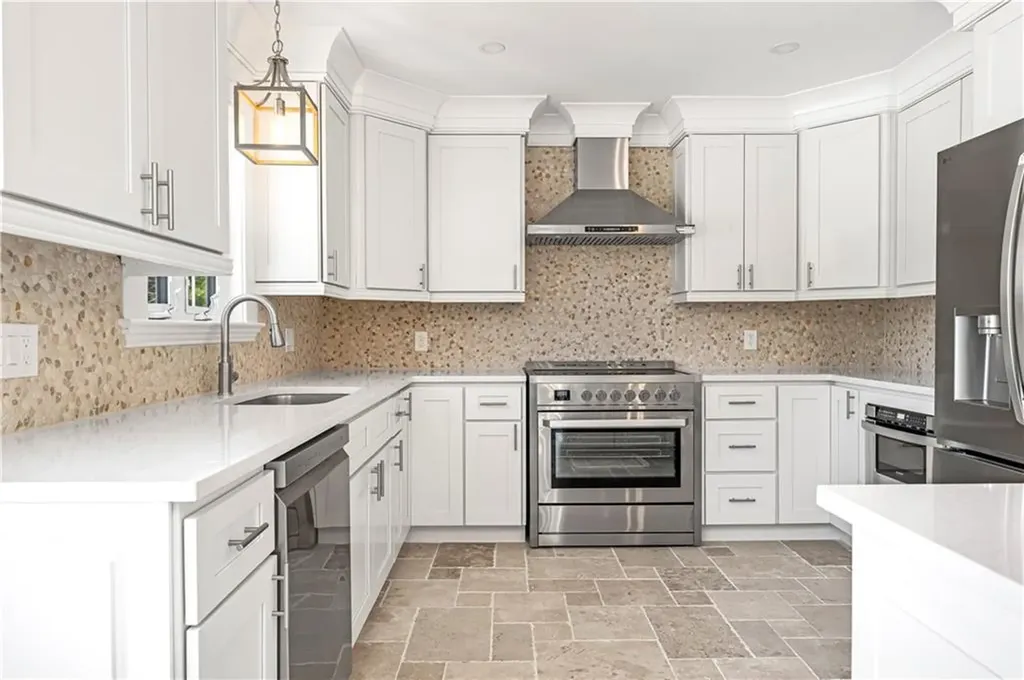 4 Shore Road Westerly RI 02891
