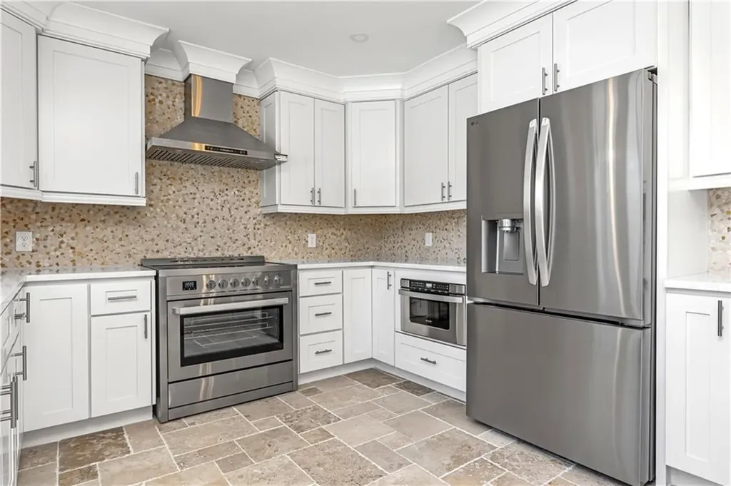 4 Shore Road Westerly RI 02891