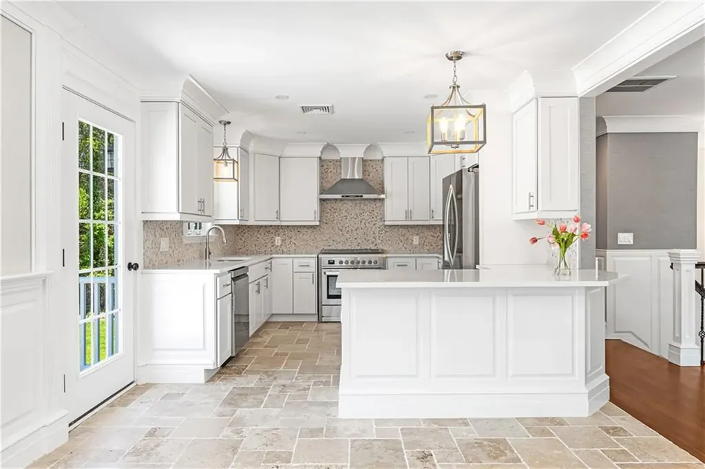 4 Shore Road Westerly RI 02891